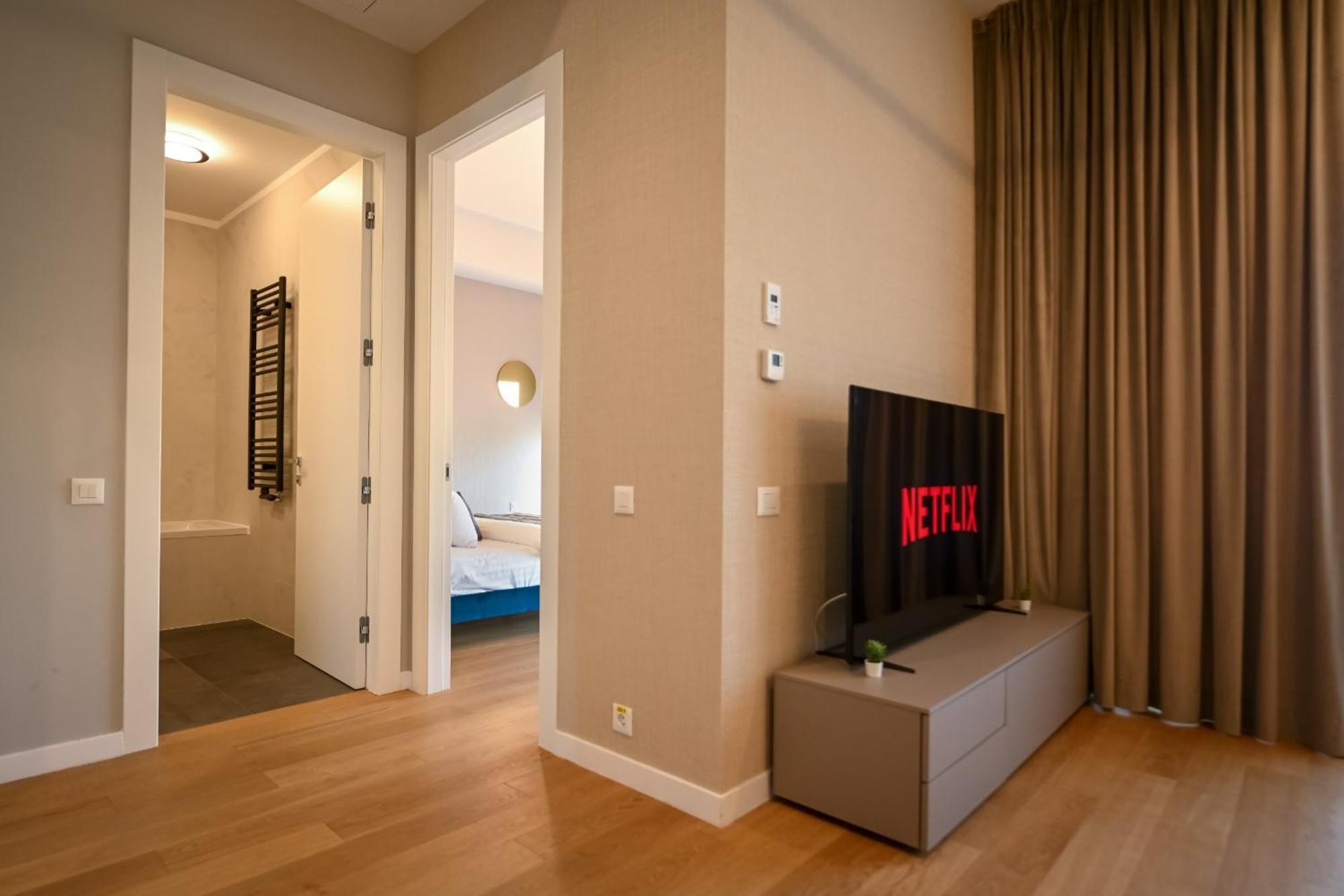 One Verdi Park Exclusive Apartments - Panoramic View & Private Parking 부쿠레슈티 객실 사진