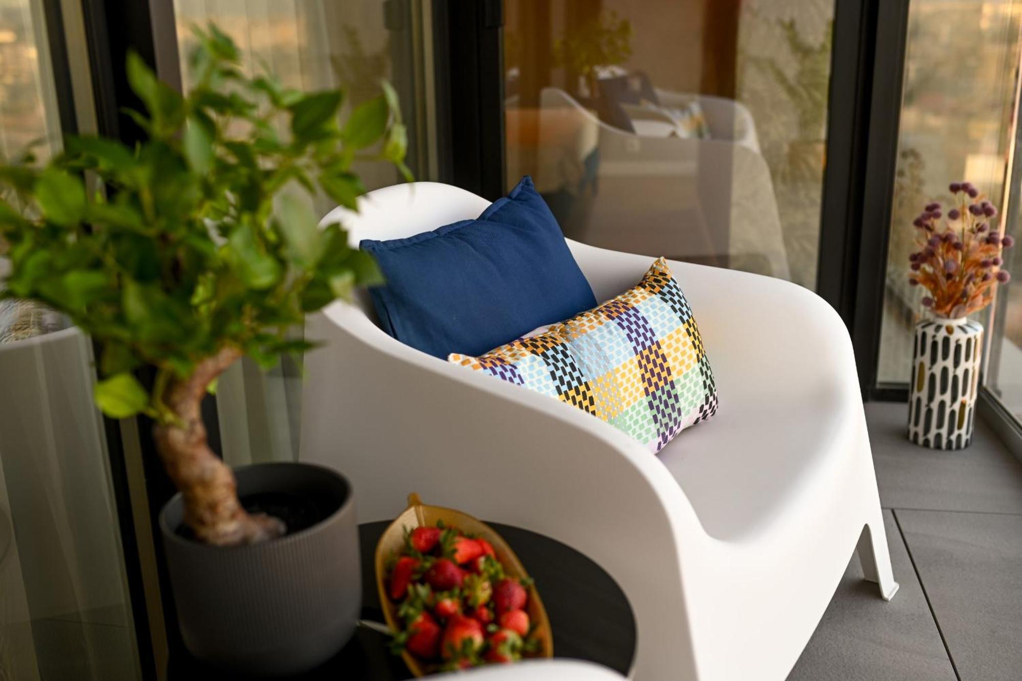 One Verdi Park Exclusive Apartments - Panoramic View & Private Parking 부쿠레슈티 객실 사진