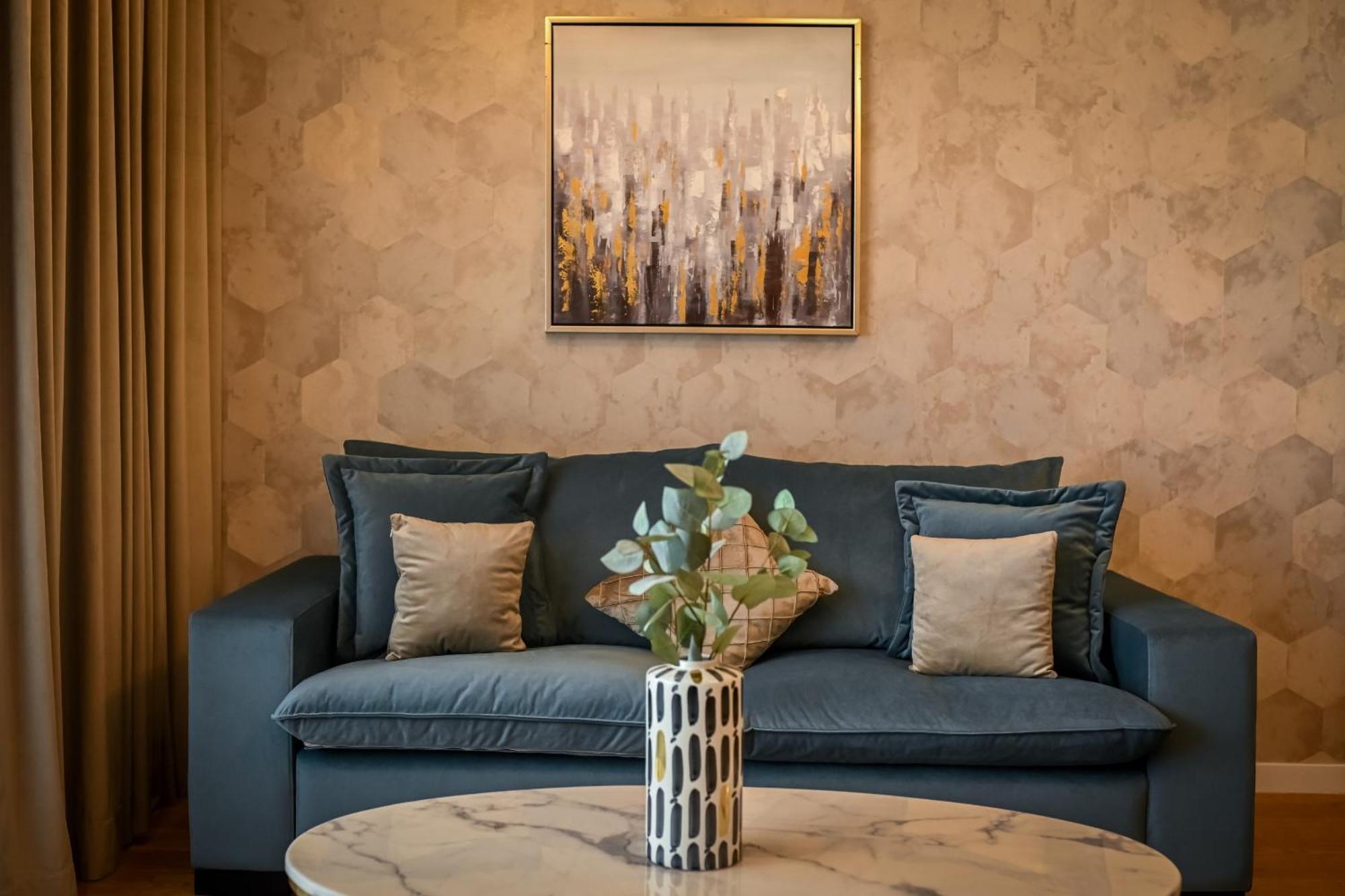 One Verdi Park Exclusive Apartments - Panoramic View & Private Parking 부쿠레슈티 객실 사진