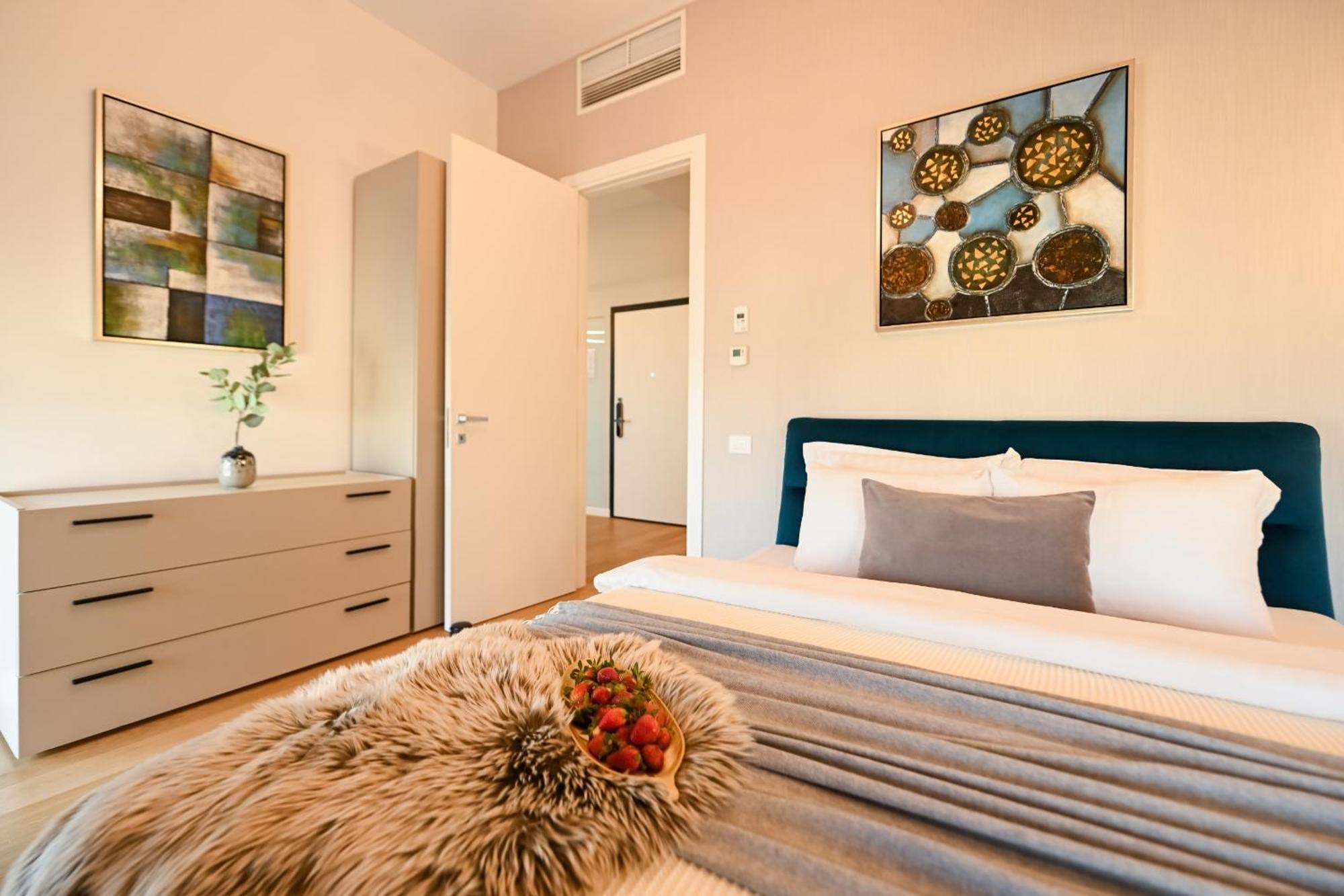 One Verdi Park Exclusive Apartments - Panoramic View & Private Parking 부쿠레슈티 객실 사진
